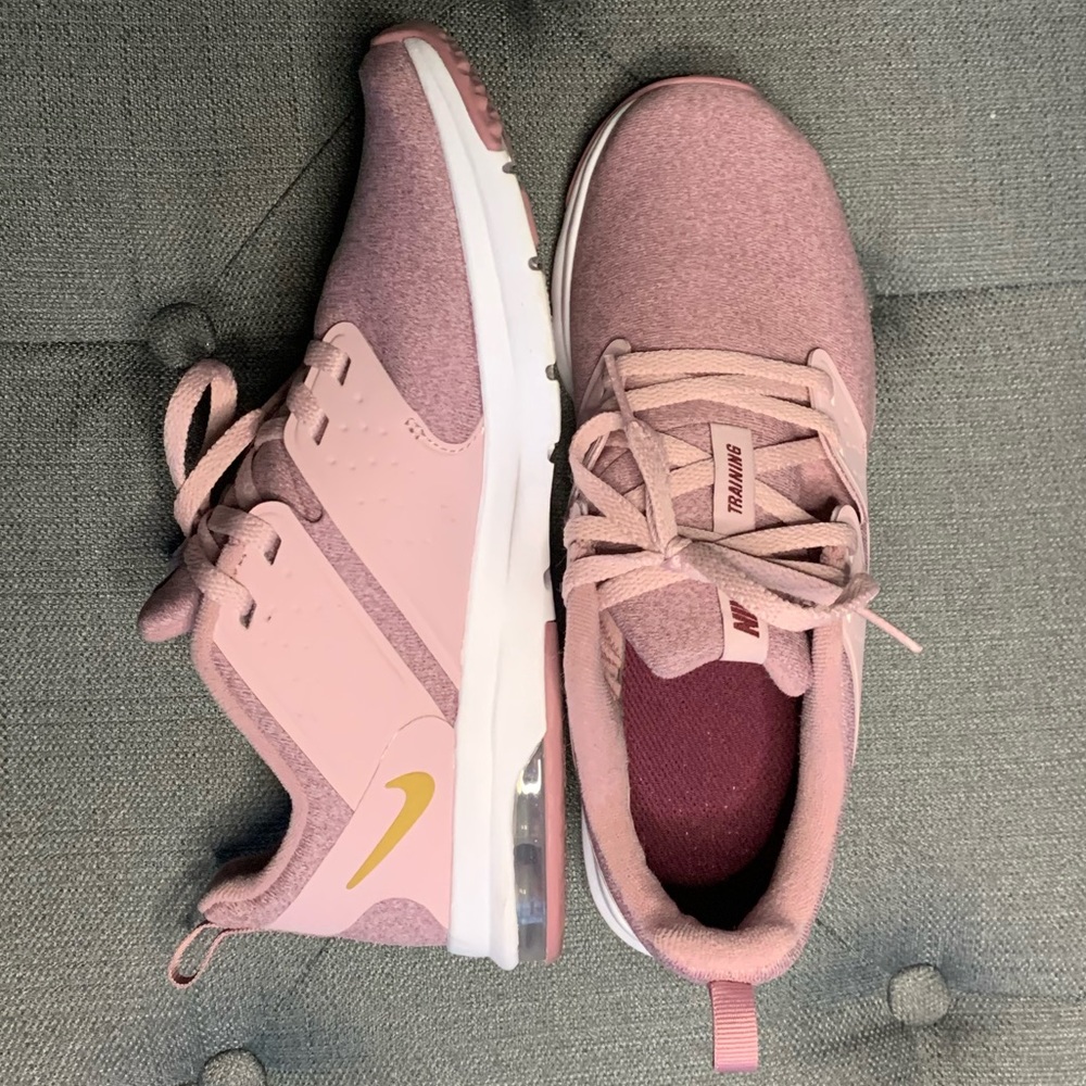 Nike Air Bella Sneakers size 7